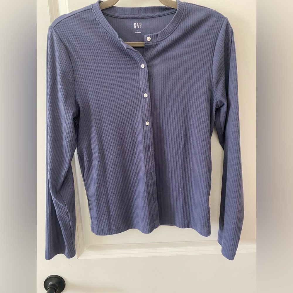 GAP Long-Sleeve Ribbed Button-Front Top - Slate Blue